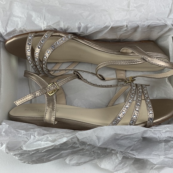 BENJAMIN WALK "HAILEY" Sandal (8 WIDE) - Picture 7 of 8